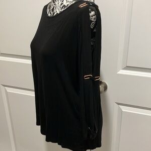 M CABLE & GAUGE BLACK & COPPER GOLD EMBELLISHED TOP